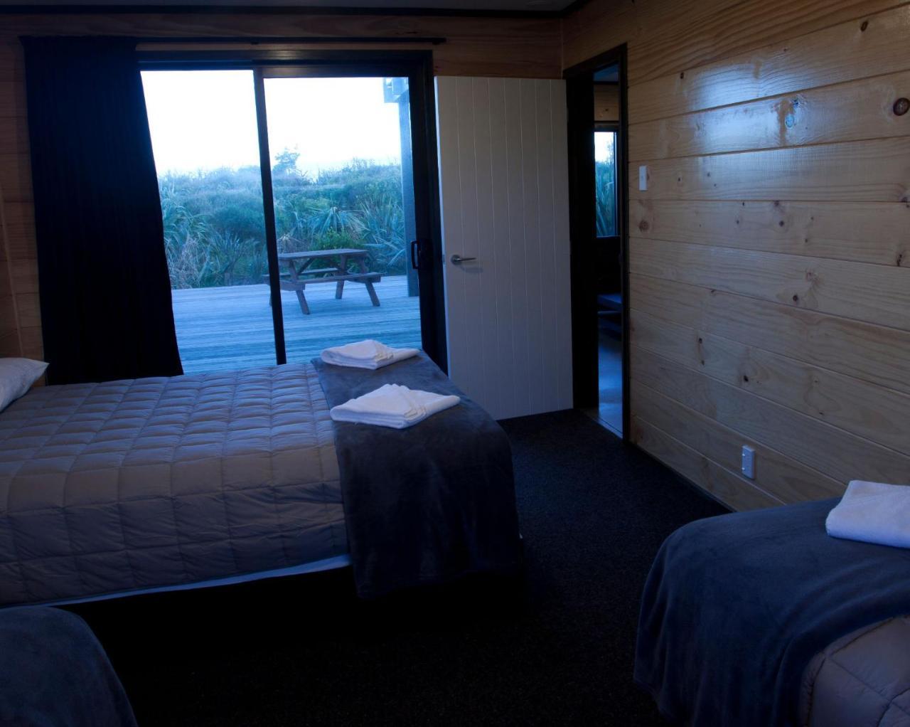 Greymouth Seaside Top 10 Holiday Park Værelse billede